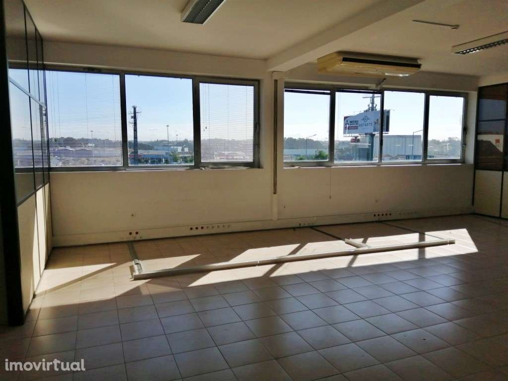 Escritório amplo para arrendar - Exponor/Mar Shopping - Grande imagem: 4/17