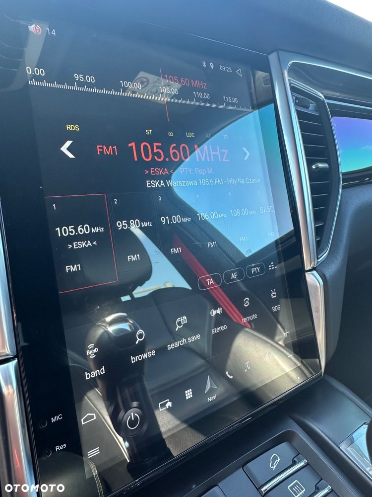 Porsche Macan Turbo PDK - 25