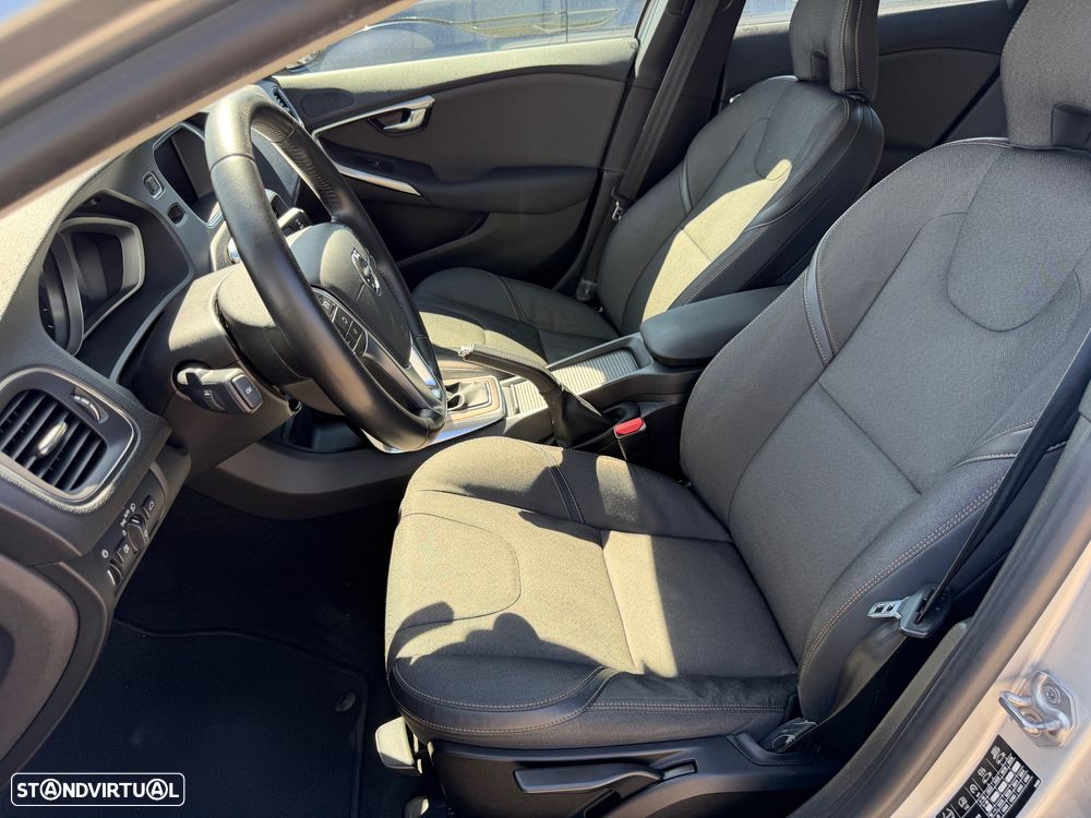 Volvo V40 Cross Country 2.0 D2 Momentum Geartronic - 9