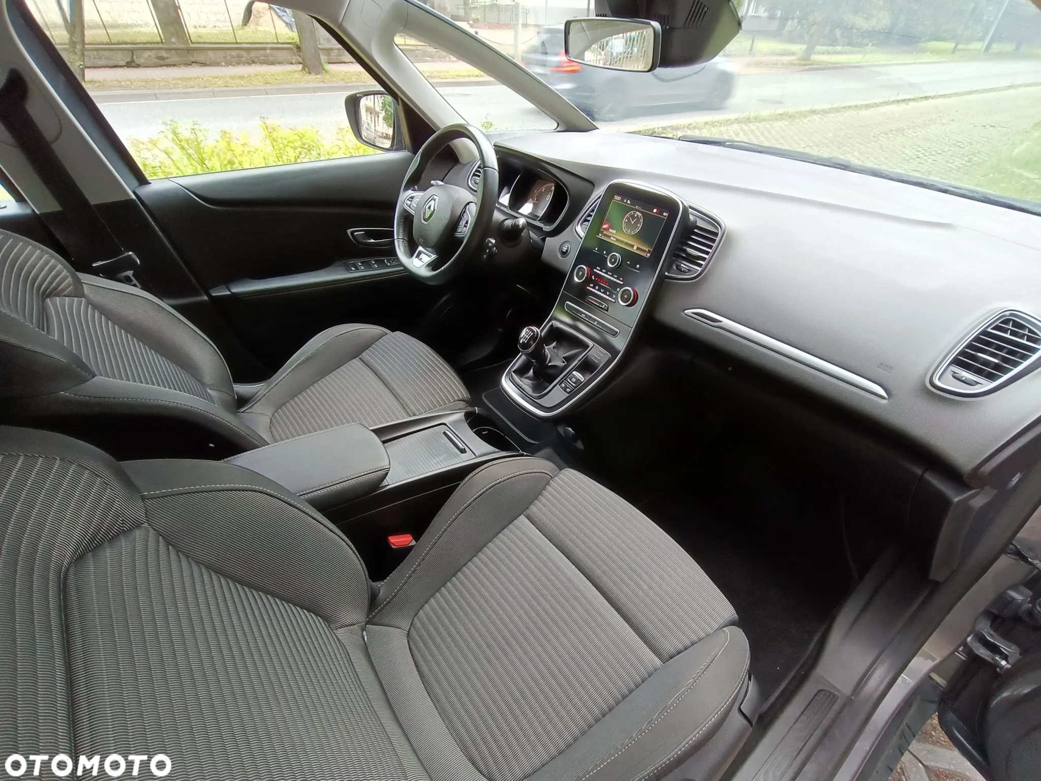 Renault Scenic - 11