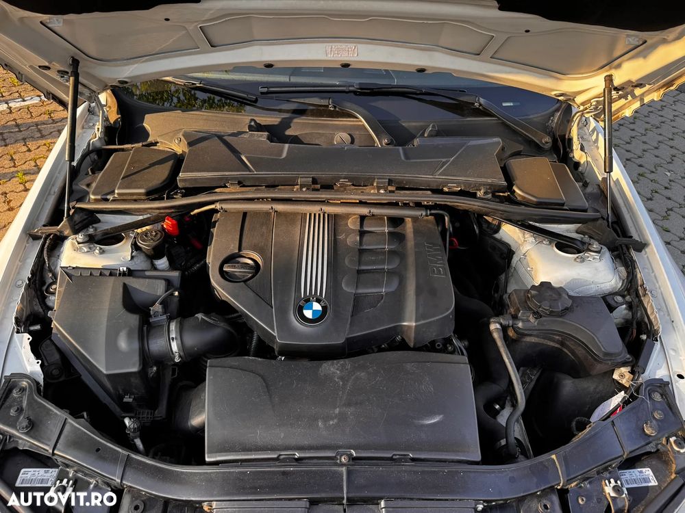 BMW Seria 3 318d - 16
