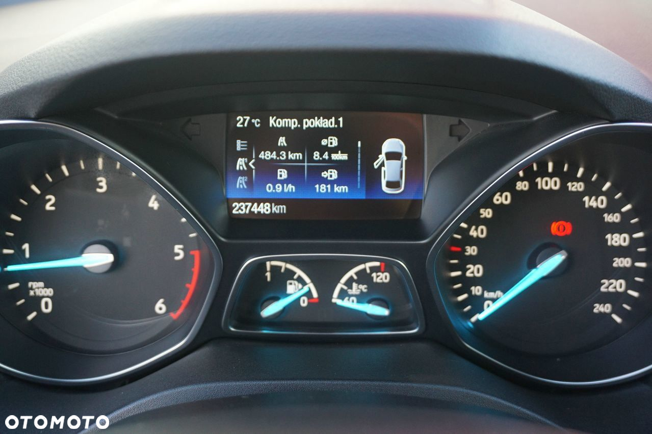 Ford Kuga - 12