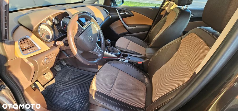 Opel Astra 1.4 T Cosmo EU6 - 26