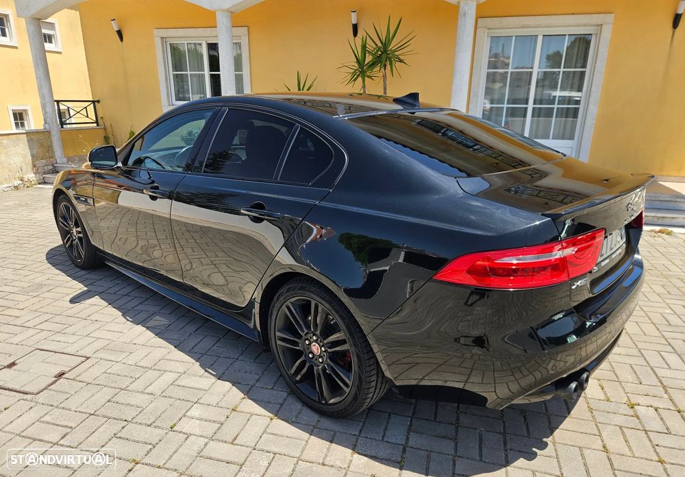 Jaguar XE 2.0 D R-Sport - 30