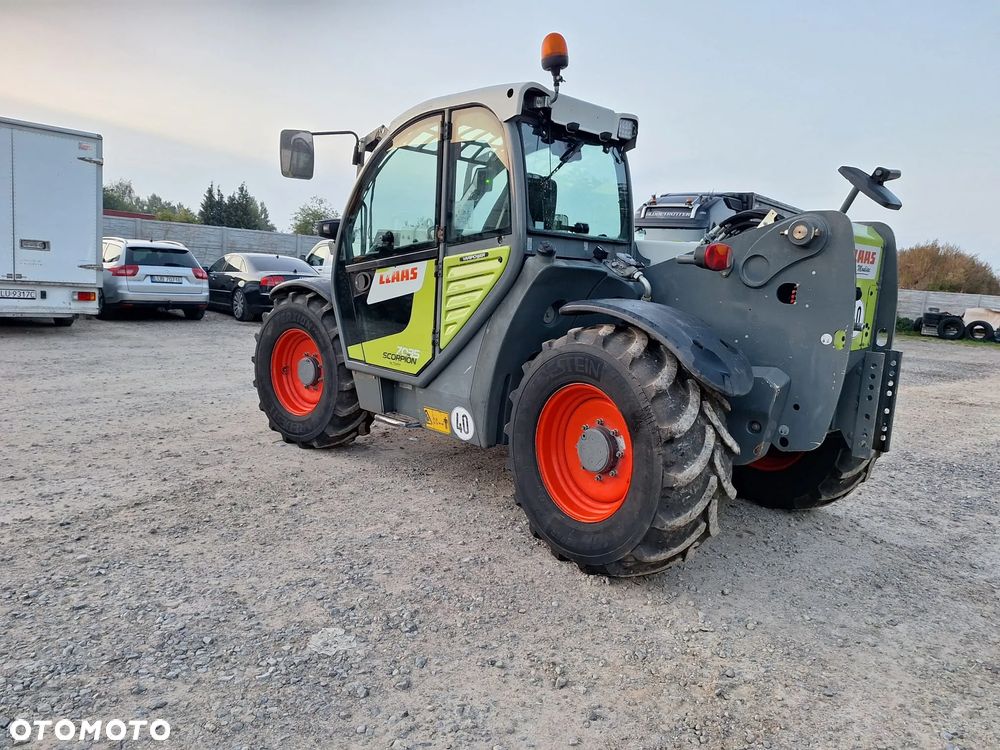 Claas Scorpion 7035 - 4