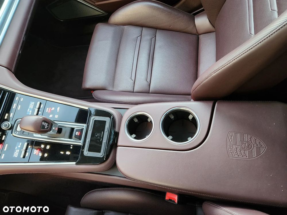 Porsche Panamera Turbo - 38