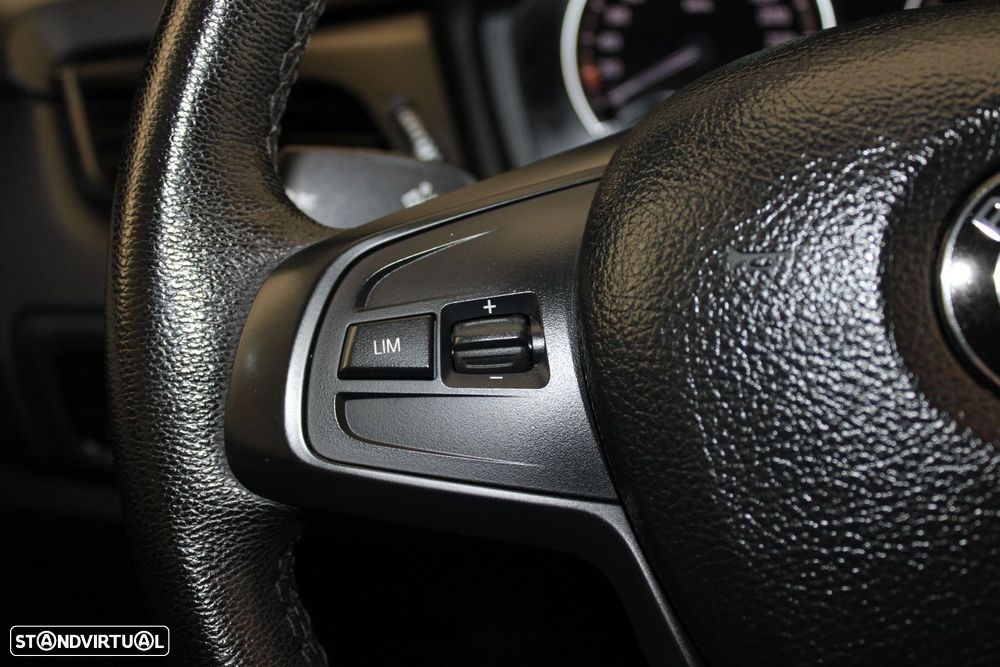 BMW 216 Gran Tourer d Auto - 12