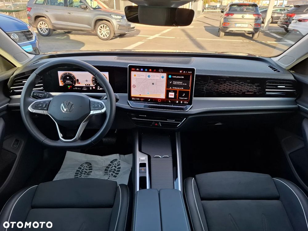Volkswagen Passat Variant 2.0 TDI SCR DSG Elegance - 18