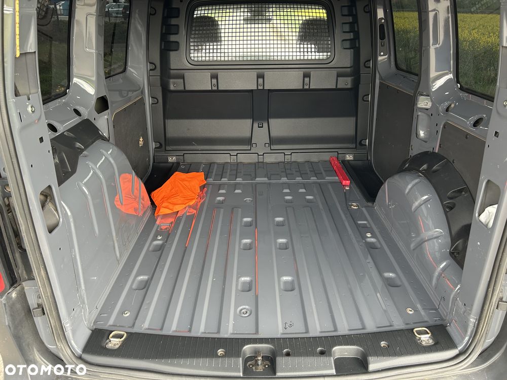 Volkswagen Caddy - 11