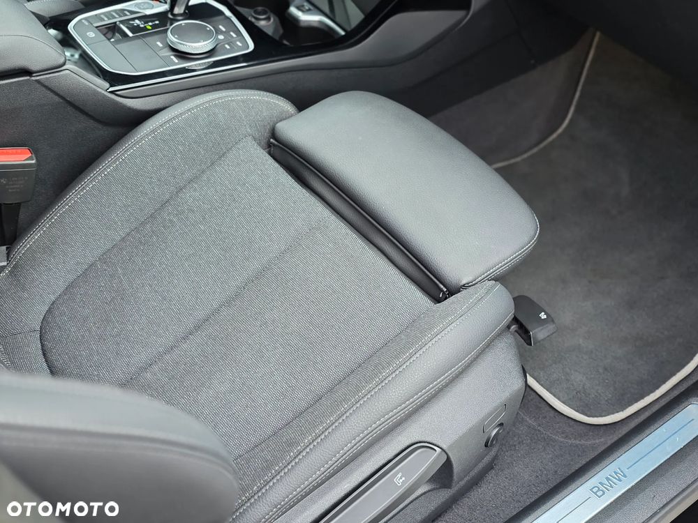 BMW Seria 2 220d xDrive Sport Line sport - 27