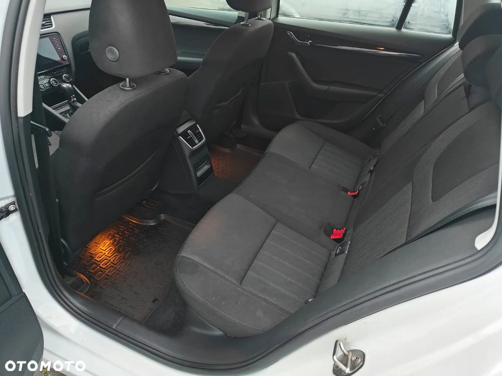 Skoda Octavia 2.0 TDI SCR Style DSG - 7