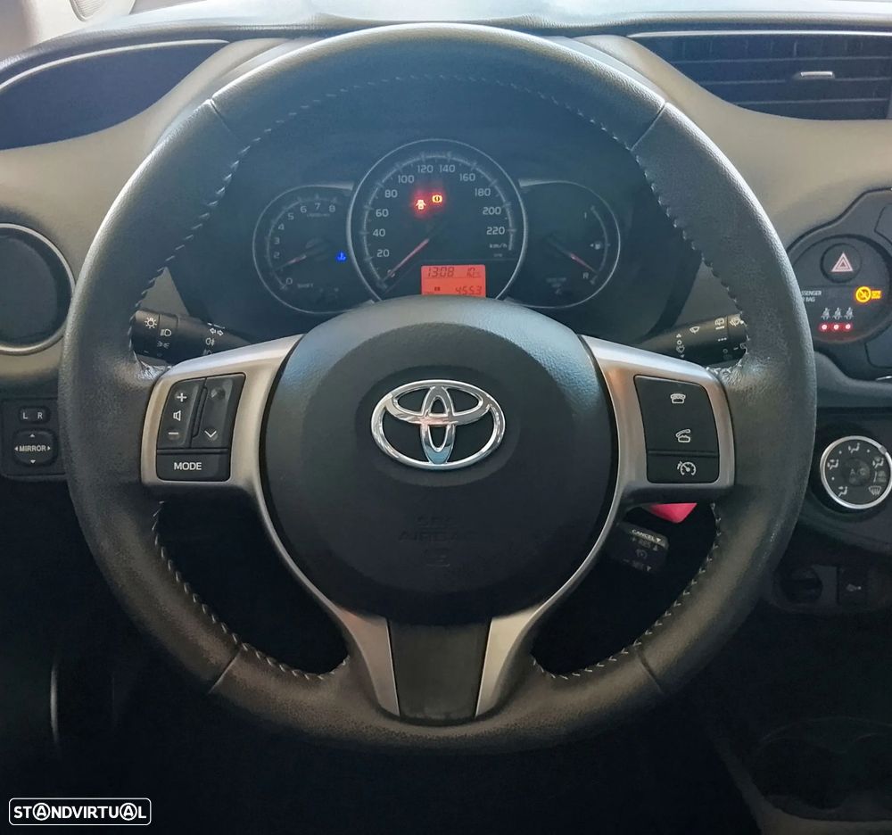 Toyota Yaris 1.0 VVT-i Comfort+P.Style - 4