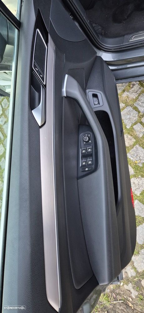 VW Passat Variant 2.0 TDi Highline - 27