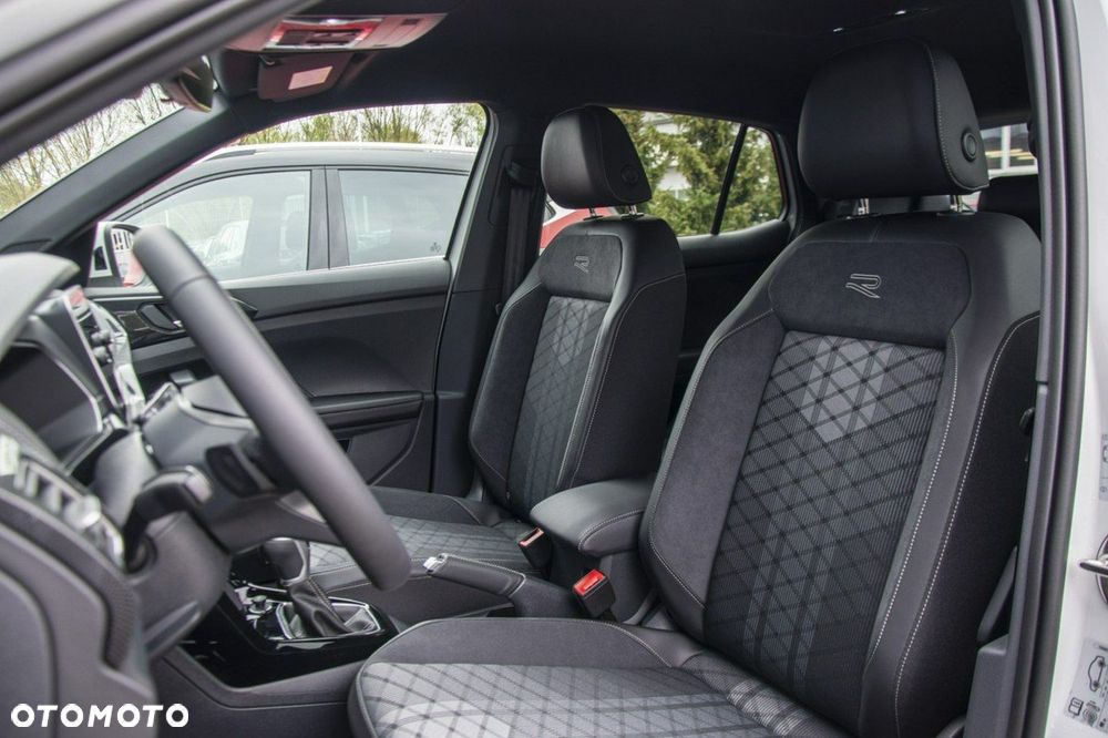 Volkswagen T-Cross - 12