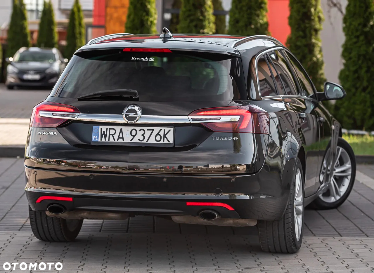 Opel Insignia 2.0 SIDI Turbo 4x4 Sports Tourer - 3