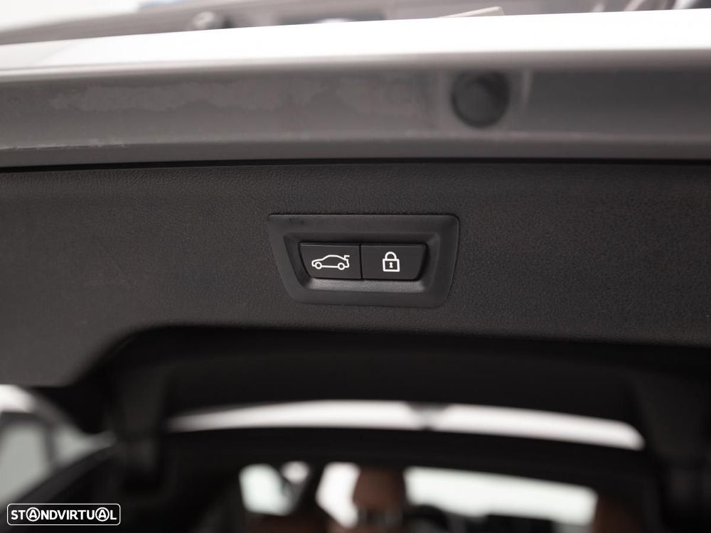 BMW 530 e Pack Desportivo M - 13