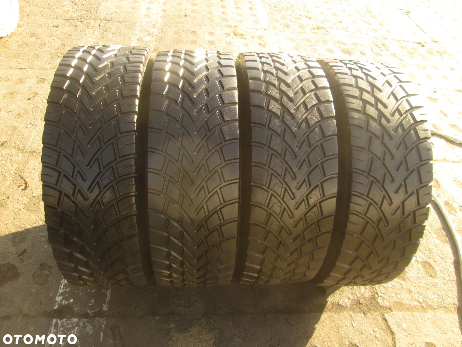 Opony ciężarowe 295/80R22.5 Goodyear ULTRA GRIP MAX D. Opony ciężarowe - 2