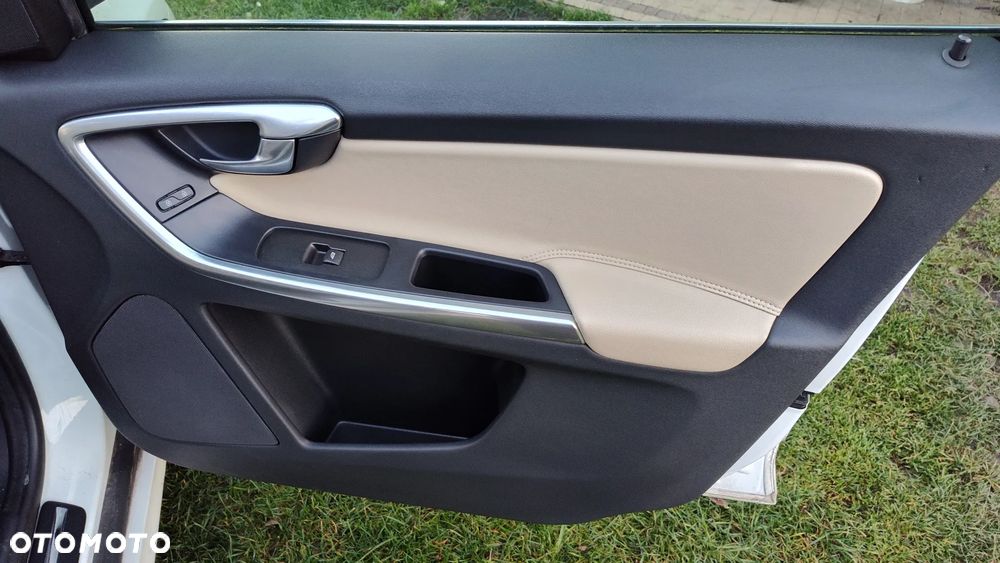 Volvo XC 60 D5 AWD Summum - 13