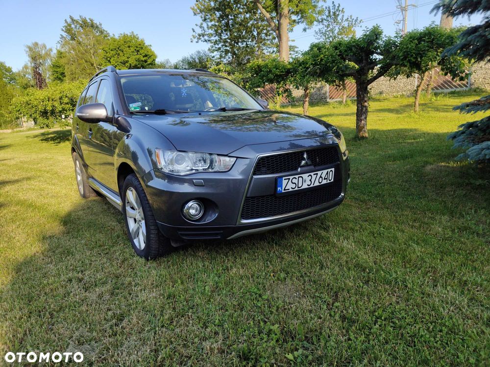 Mitsubishi Outlander - 1