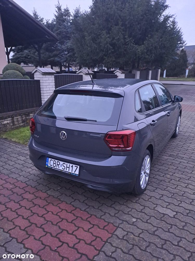 Volkswagen Polo - 2