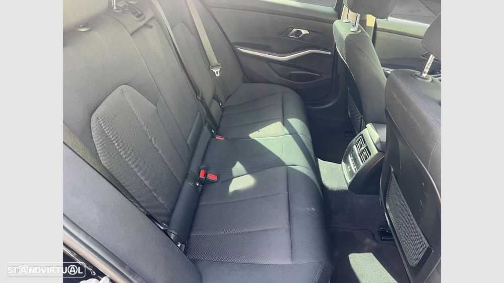 BMW 318 d Auto - 14