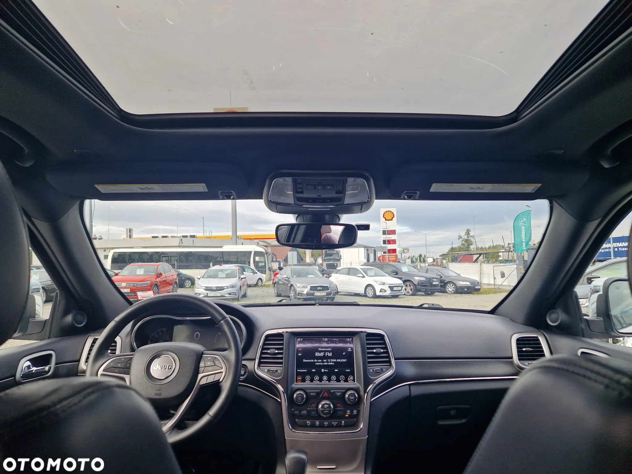 Jeep Grand Cherokee - 26