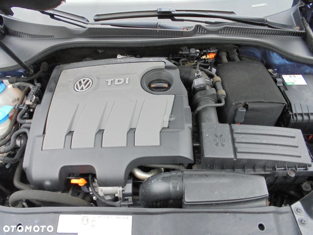 Volkswagen Golf 1.6 TDI DPF Comfortline - 24