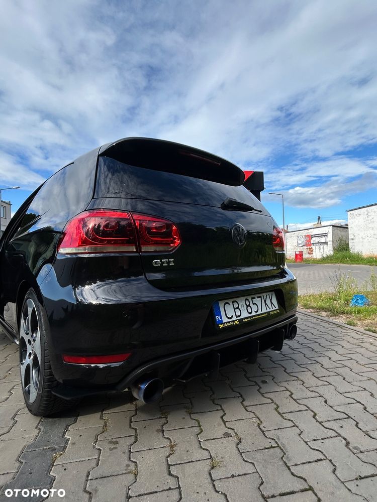 Volkswagen Golf - 10