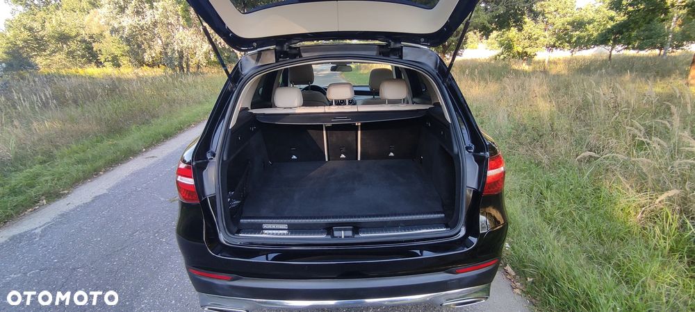 Mercedes-Benz GLC - 21