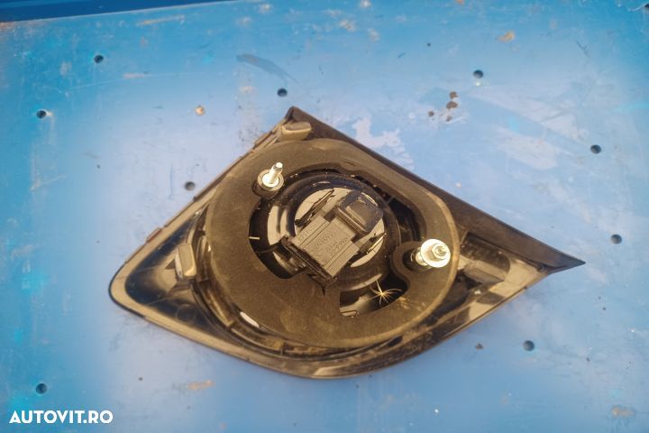 Lampa / Tripla stop dreapta pe hayon 5M0945094S Volkswagen VW Golf 5 - 6