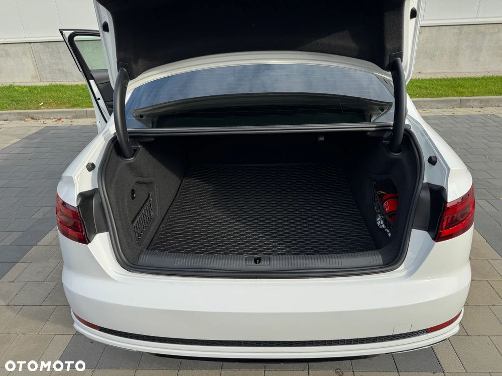 Audi A4 Limousine - 24