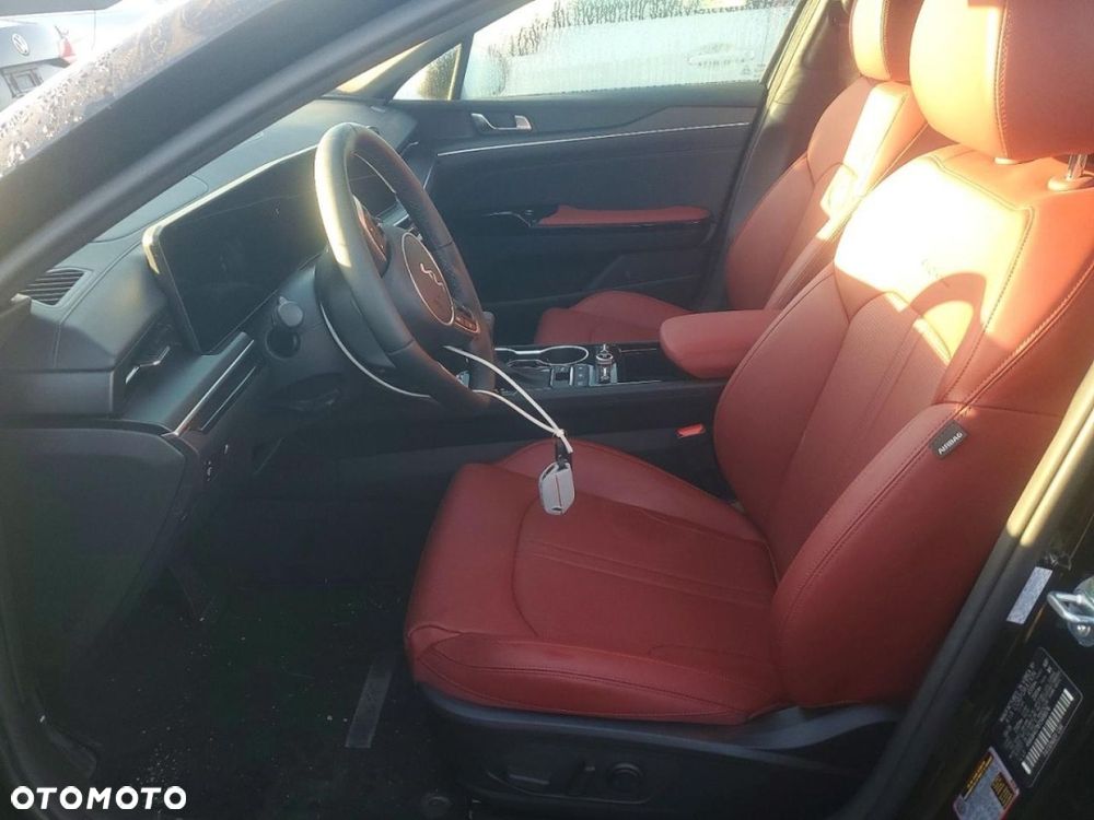 Kia K5 - 7