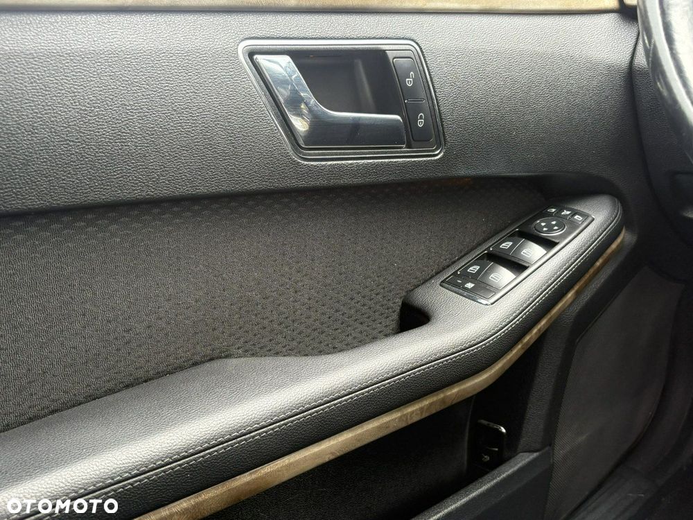 Mercedes-Benz Klasa E - 19