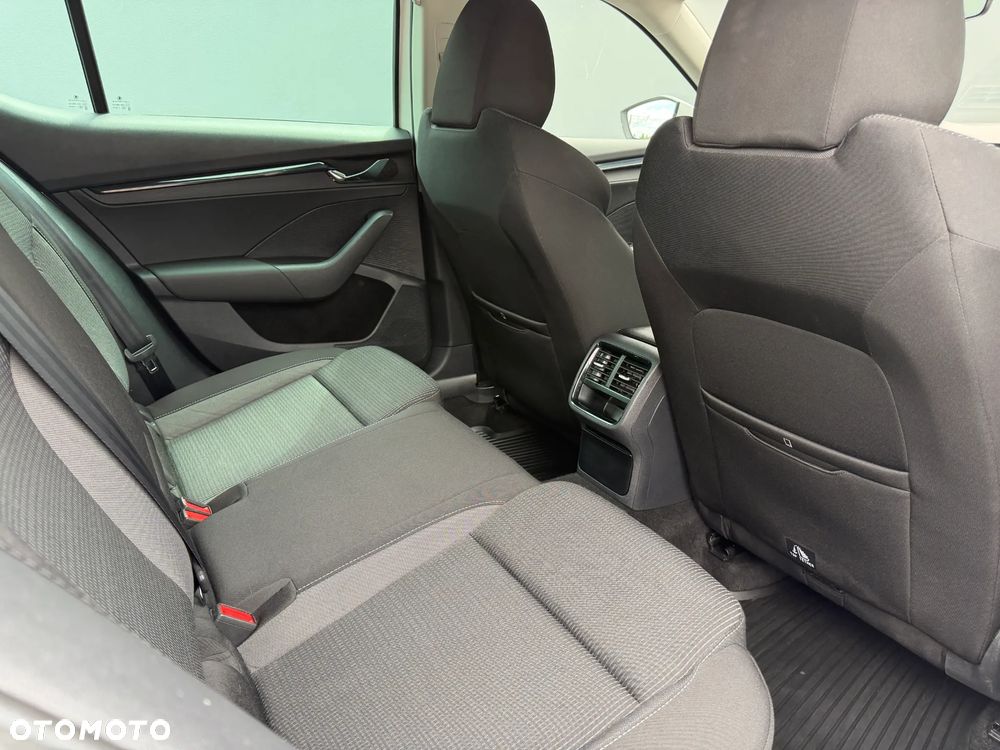 Skoda Octavia 2.0 TDI SCR Ambition DSG - 25