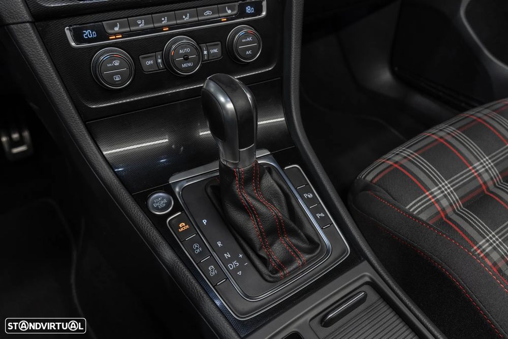 VW Golf 2.0 TSi GTi DSG Performance - 16