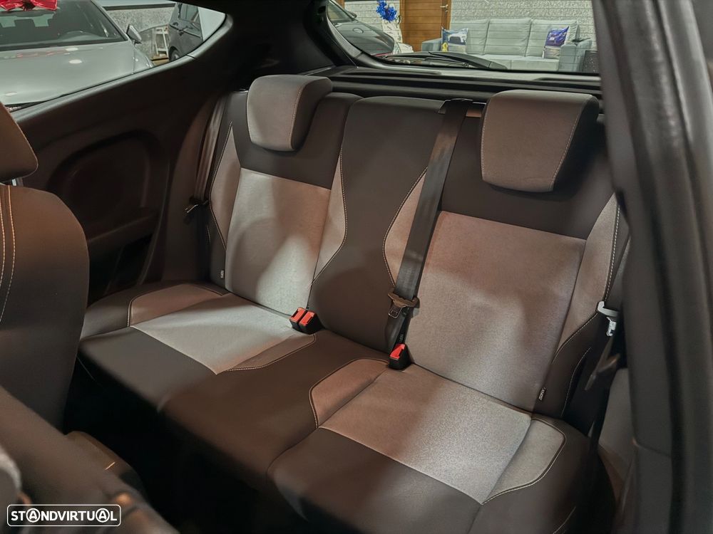 Ford Fiesta 1.6 T ST - 10