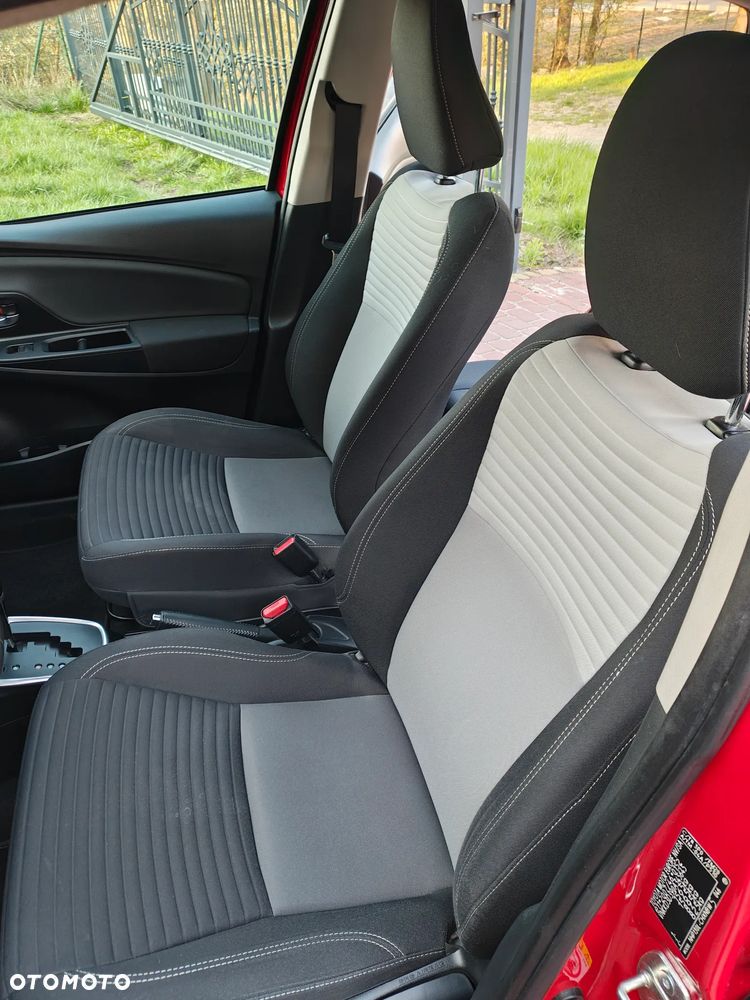 Toyota Yaris Hybrid 100 Premium - 20