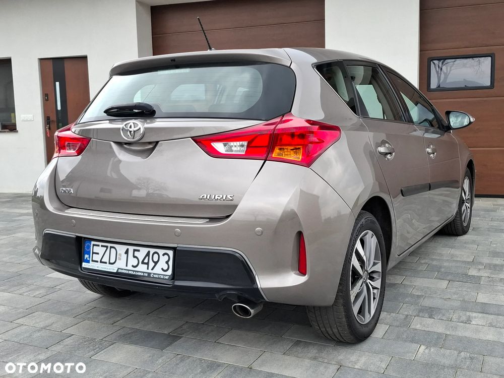 Toyota Auris 2.0 D-4D Executive - 32