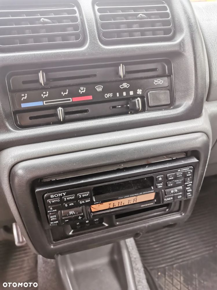 Suzuki Jimny 1.3 JLX - 12