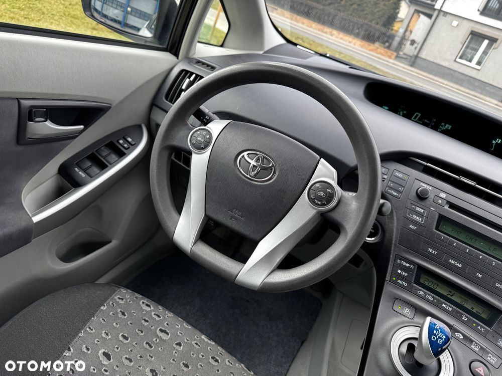 Toyota Prius - 13