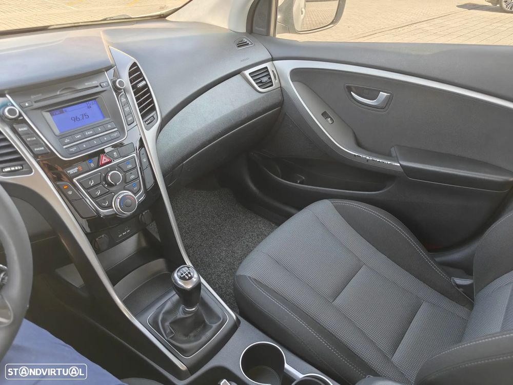 Hyundai i30 1.6 CRDI Blue Comfort - 6