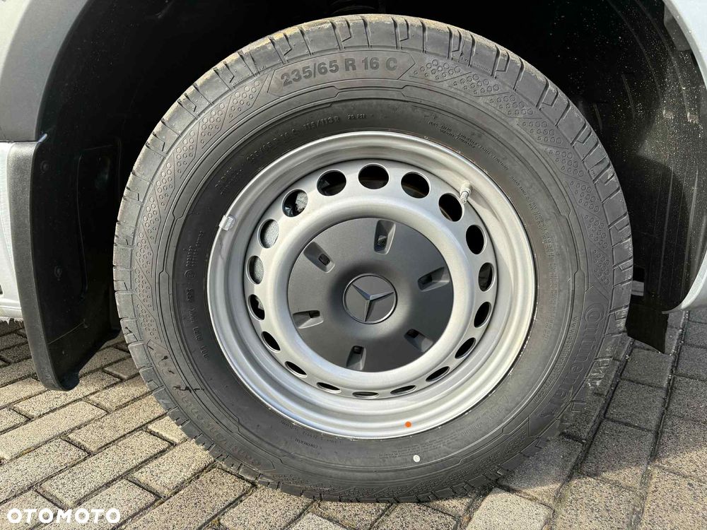 Mercedes-Benz Sprinter - 16