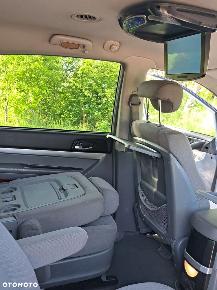 SsangYong/KGM Rodius - 32