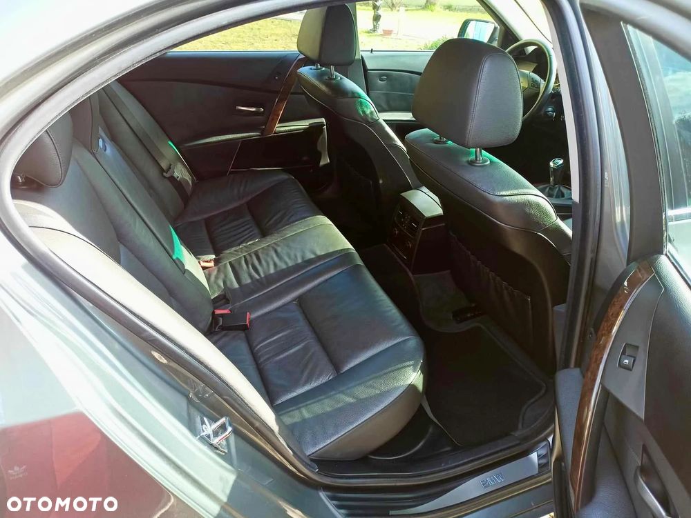 BMW Seria 5 520d - 13