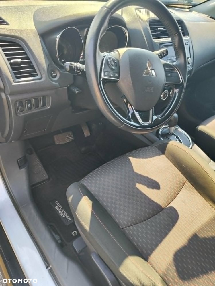 Mitsubishi Outlander - 15