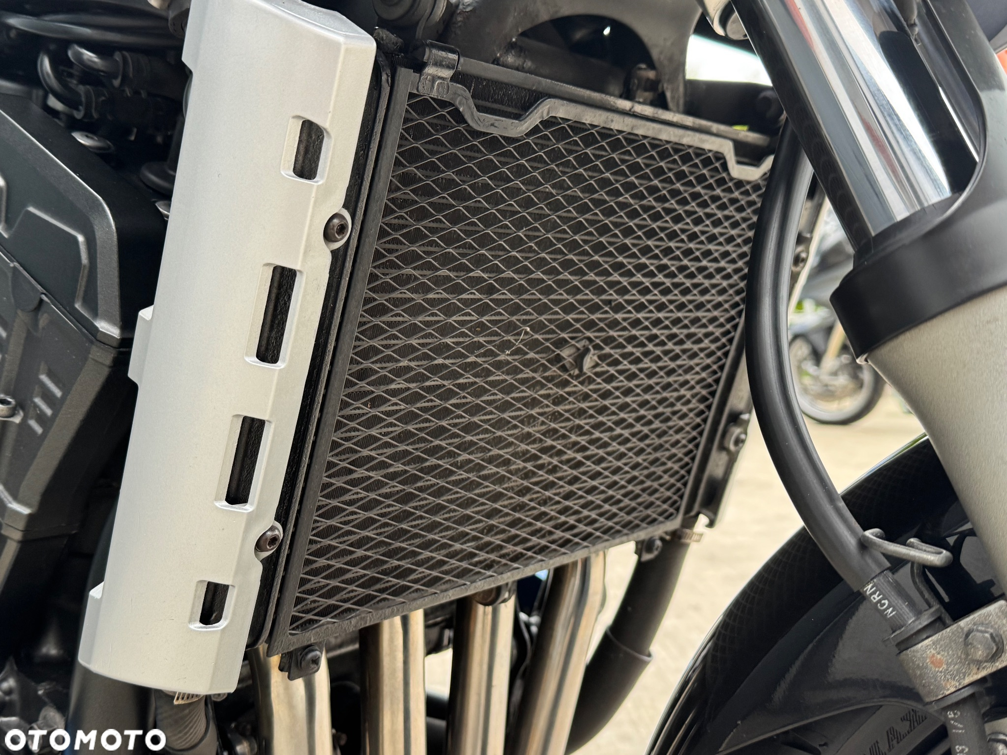 Yamaha FZS - 28