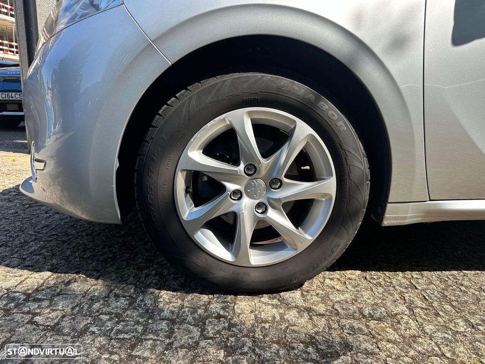 Peugeot 208 1.4 HDi Active - 4