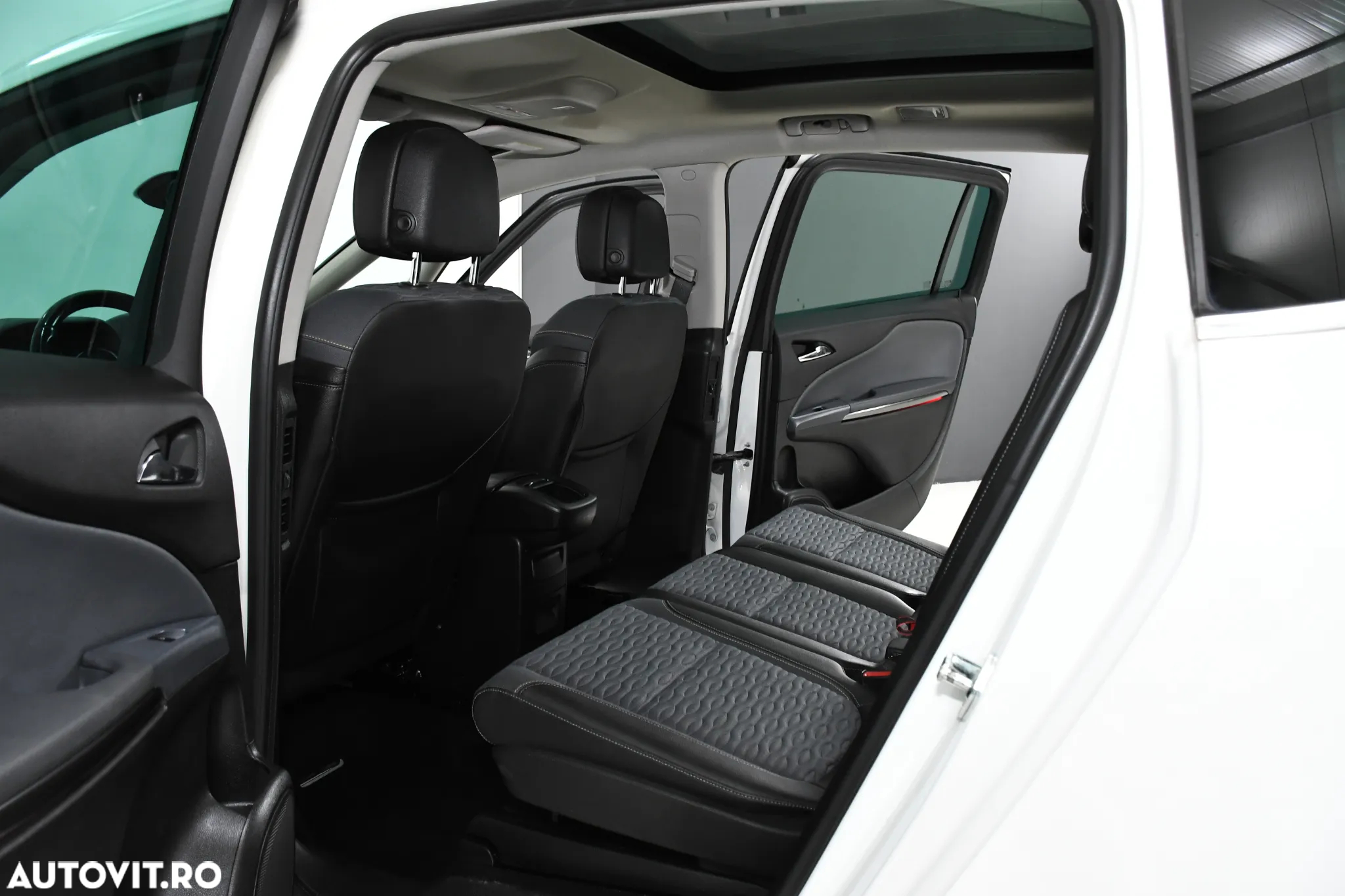 Opel Zafira Tourer 2.0 CDTI Innovation - 18