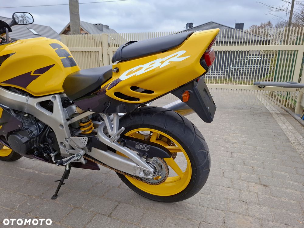 Honda CBR - 33