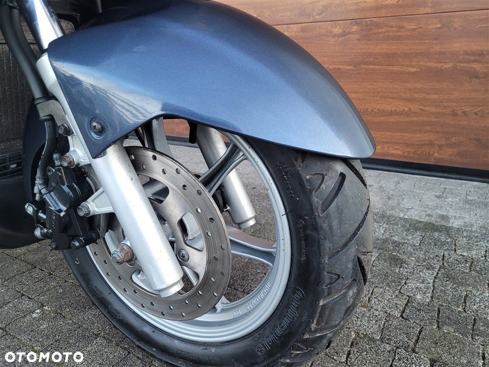 Suzuki Burgman - 24